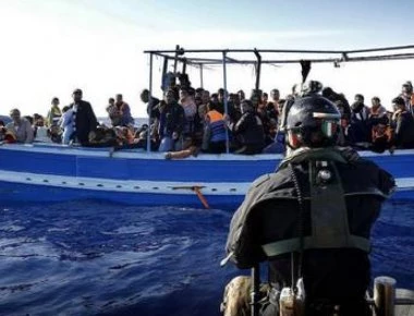 Κανονικά οι μεταφορές αλλοδαπών από τα τουρκικά παράλια με σκάφη της FRONTEX